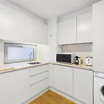 Appartamento Bright 1br W/ Ac Near Cais Do Sodre | By Airnest *