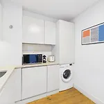 Bright 1br W/ Ac Near Cais Do Sodre | By Airnest Appartement Lisboa