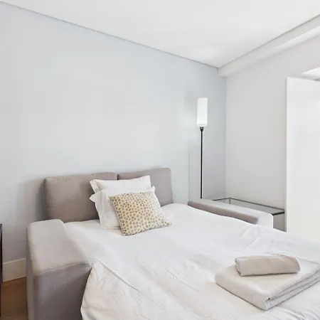 Appartement Bright 1br W/ Ac Near Cais Do Sodre | By Airnest *