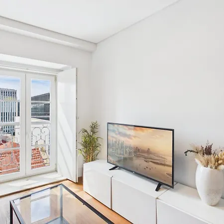 Appartement Bright 1br W/ Ac Near Cais Do Sodre | By Airnest *