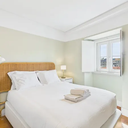 Appartement Bright 1br W/ Ac Near Cais Do Sodre | By Airnest *