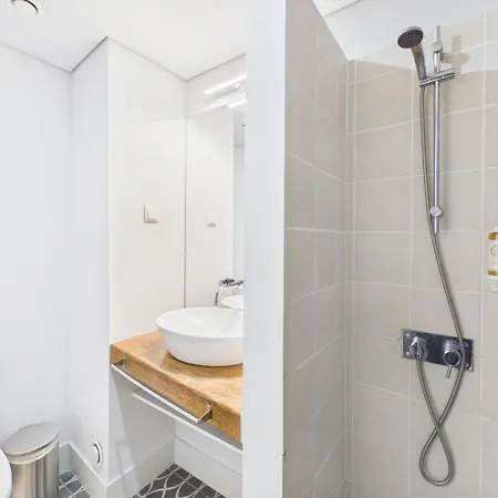 Apartment Bright 1br W/ Ac Near Cais Do Sodre | By Airnest *