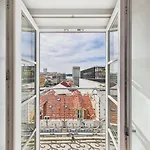 Bright 1br W/ Ac Near Cais Do Sodre | By Airnest Apartment *